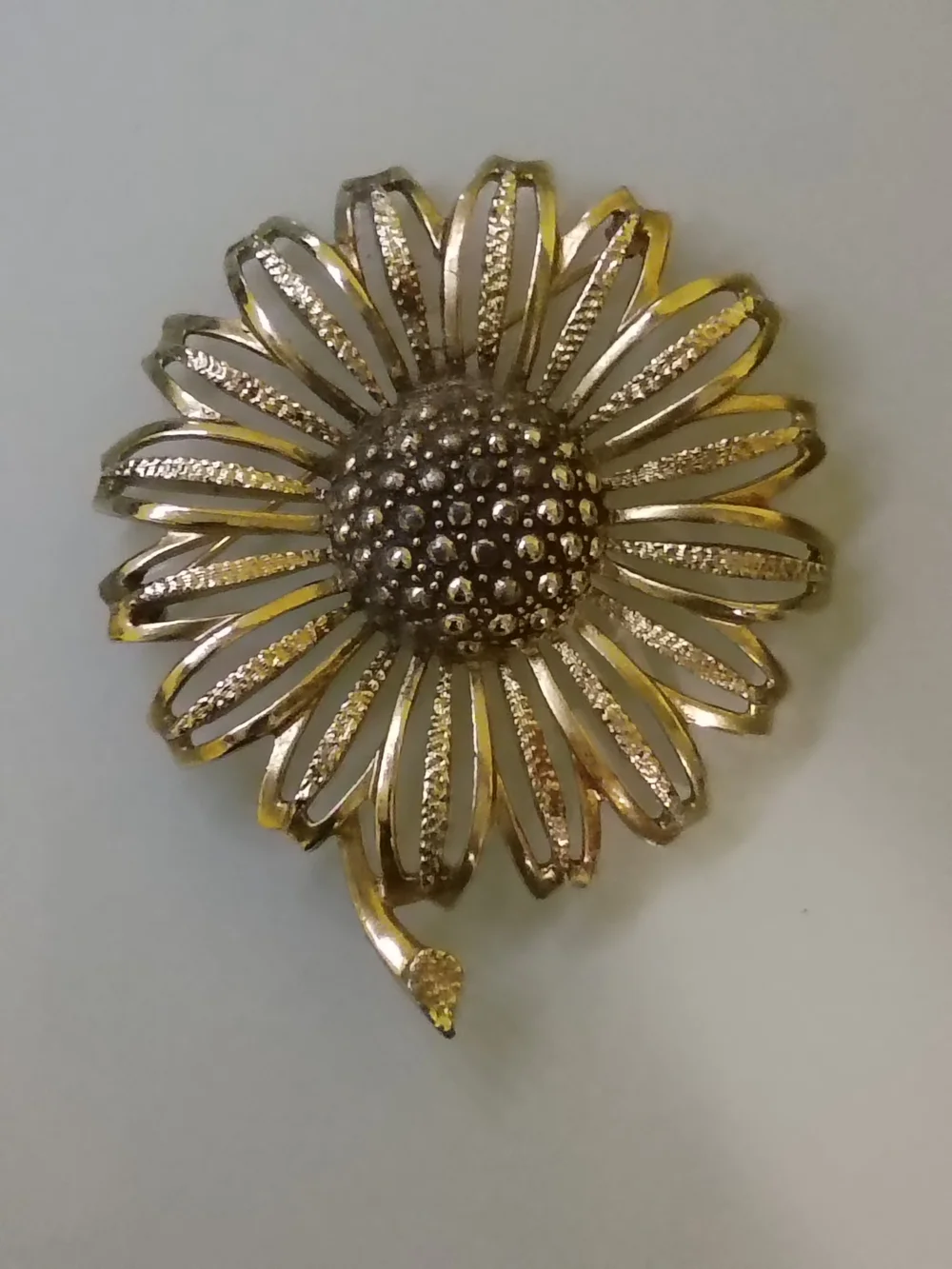 Gold Tone Daisy Flower Sarah Cov Brooch- Women Accessories